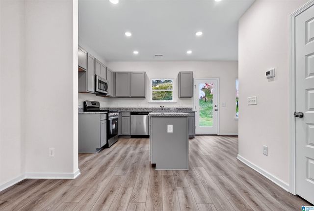 2072 VALLEY RUN, Leeds, AL 35094