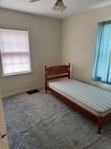 1818 Chandler Street SW, Cedar Rapids, IA 52404