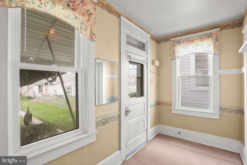 Image 15 of property listing at 211 W HIGH ST, Red Lion, PA 17356