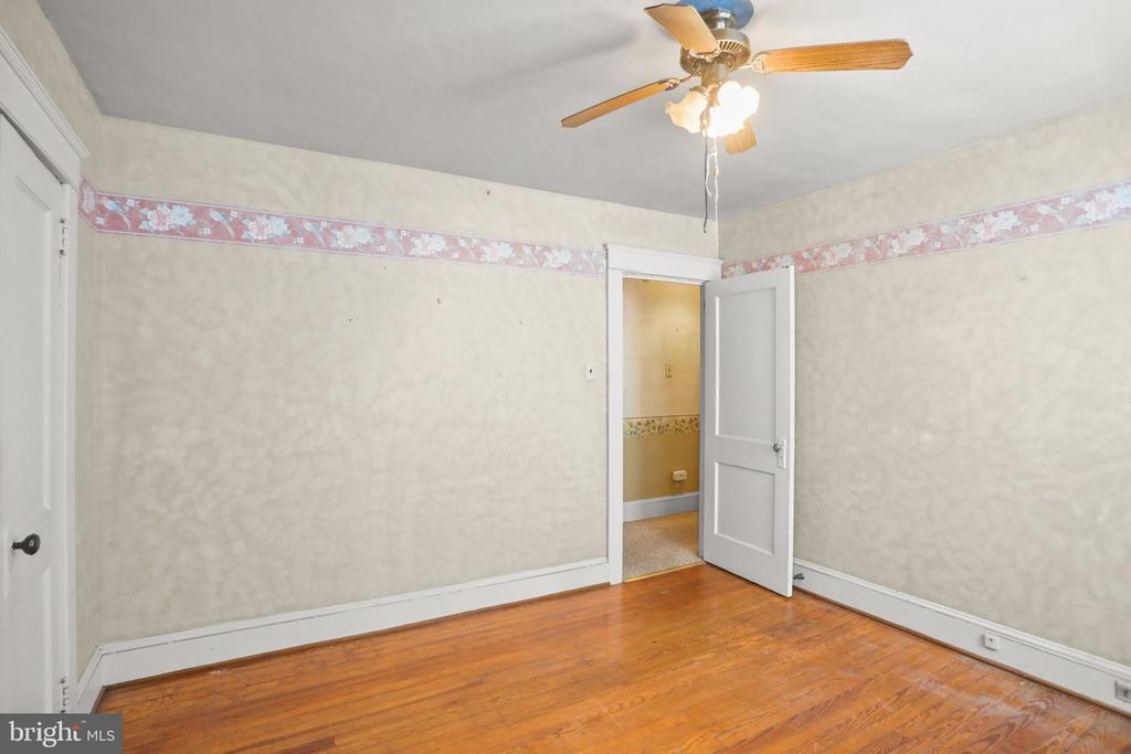 Image 20 of property listing at 211 W HIGH ST, Red Lion, PA 17356