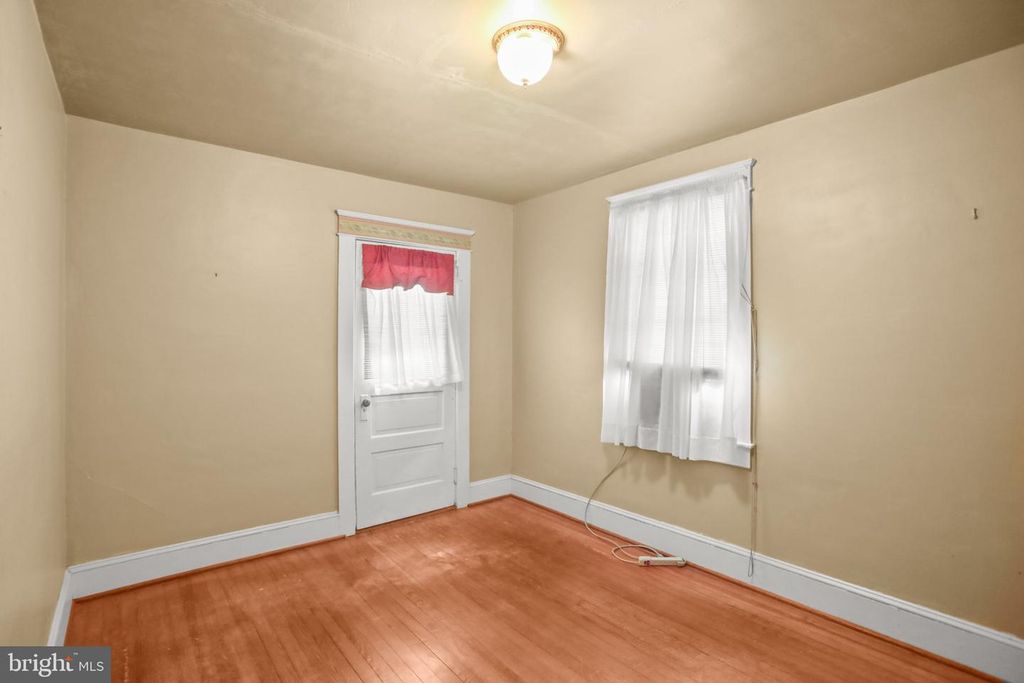 Image 21 of property listing at 211 W HIGH ST, Red Lion, PA 17356