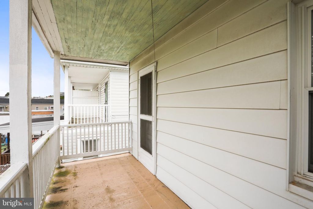 Image 24 of property listing at 211 W HIGH ST, Red Lion, PA 17356