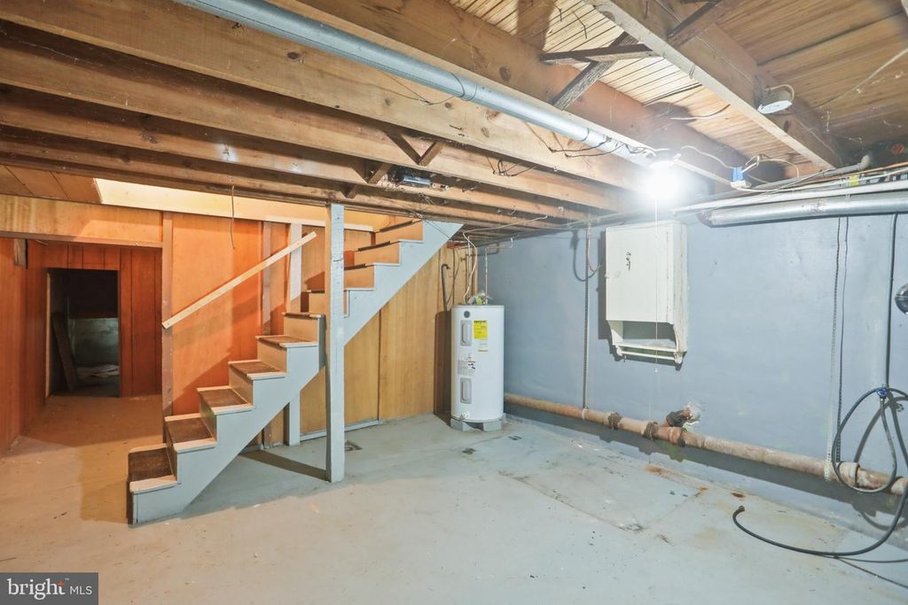Image 26 of property listing at 211 W HIGH ST, Red Lion, PA 17356
