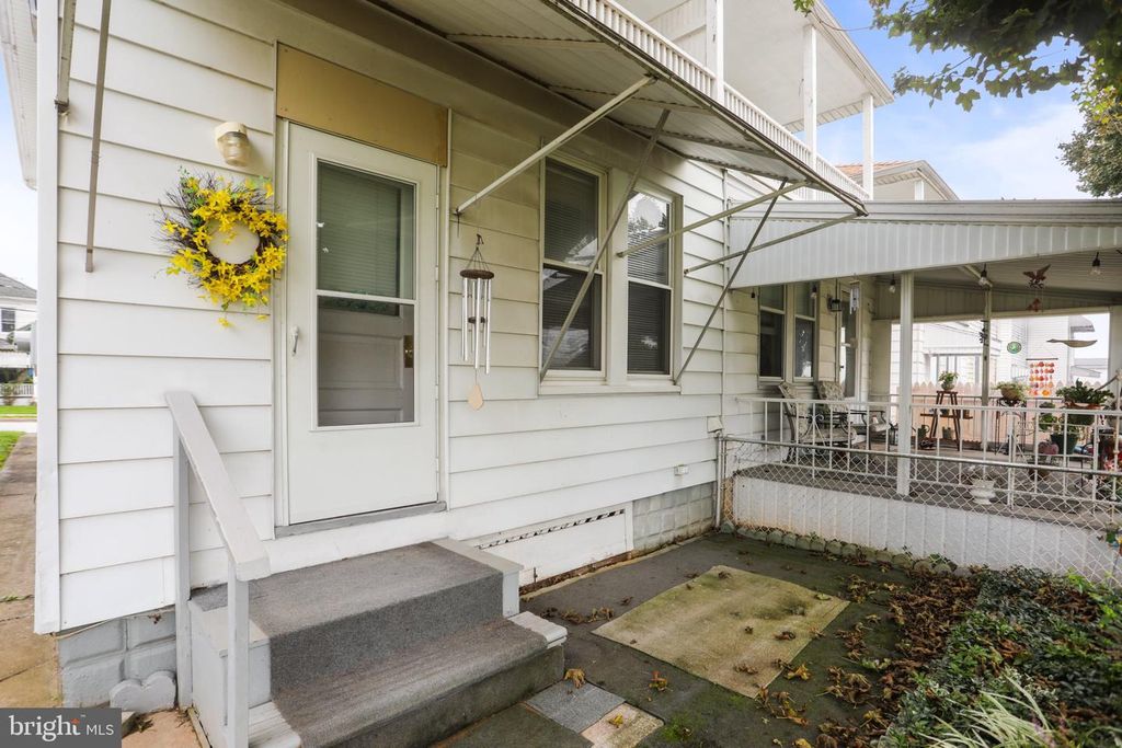 Image 30 of property listing at 211 W HIGH ST, Red Lion, PA 17356
