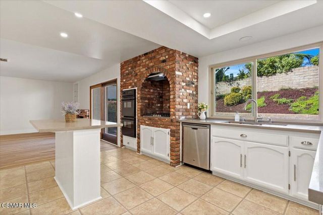 3148 Thistlewood Street, Thousand Oaks, CA 91360