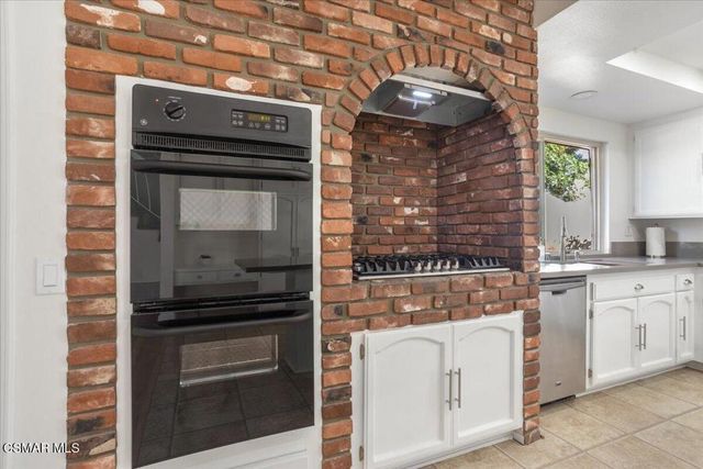 3148 Thistlewood Street, Thousand Oaks, CA 91360