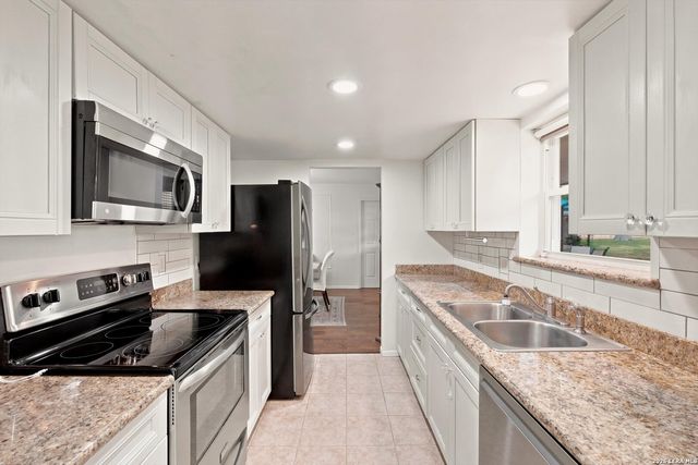 630 Balboa Dr, Universal City, TX 78148