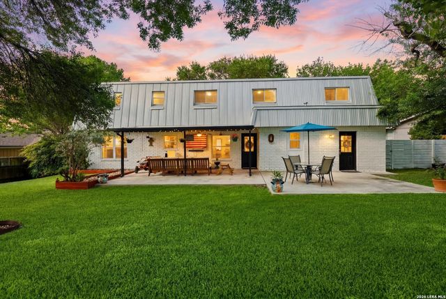 630 Balboa Dr, Universal City, TX 78148