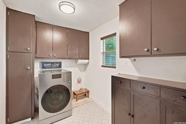 630 Balboa Dr, Universal City, TX 78148