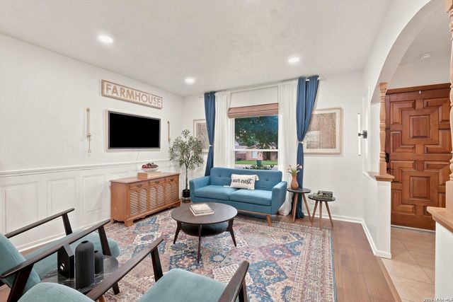 630 Balboa Dr, Universal City, TX 78148