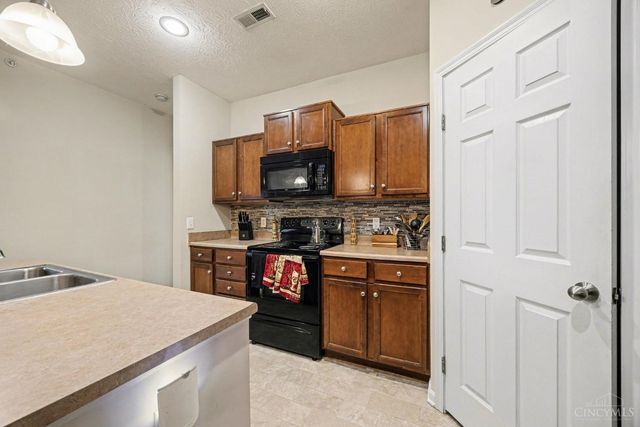 9382 Stoneybrooke, Springfield Twp., OH 45231