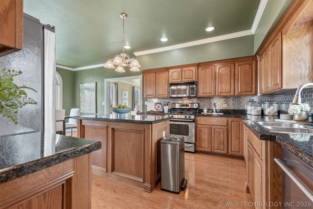 15327 E 450 Road, Claremore, OK 74017