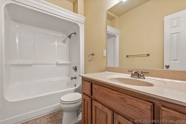 15327 E 450 Road, Claremore, OK 74017