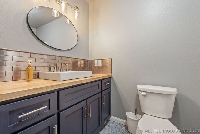 15327 E 450 Road, Claremore, OK 74017