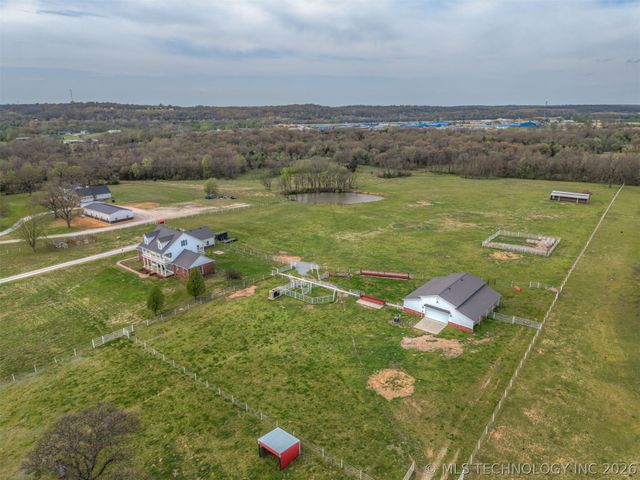 15327 E 450 Road, Claremore, OK 74017