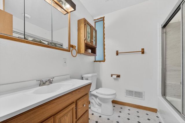 7504 Pheasant TRAIL, Racine, WI 53402