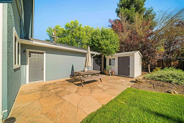 15 Wildwood Ct, Danville, CA 94526