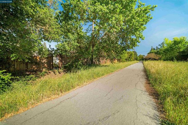 15 Wildwood Ct, Danville, CA 94526