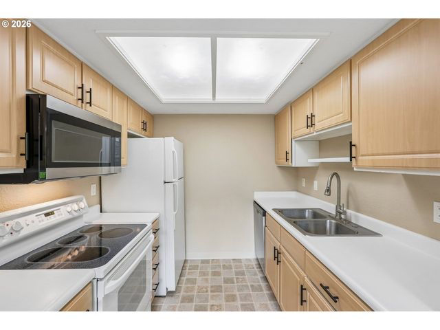 9490 Sw 146TH Ter R8, Beaverton, OR 97007
