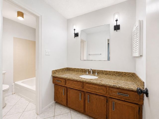 357 W Castle Harbour Drive, Friendswood, TX 77546