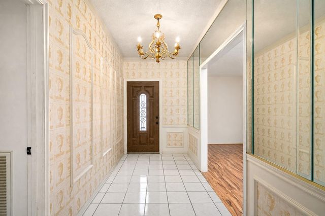 357 W Castle Harbour Drive, Friendswood, TX 77546