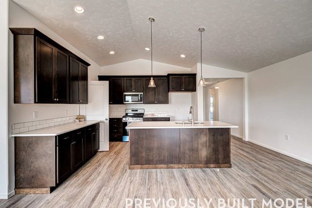 18722 E RIVERSIDE Ct, Spokane Valley, WA 99016
