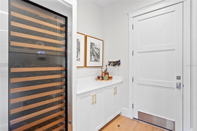 2402 W PARKLAND BOULEVARD, Tampa, FL 33609