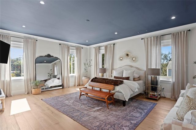 2402 W PARKLAND BOULEVARD, Tampa, FL 33609