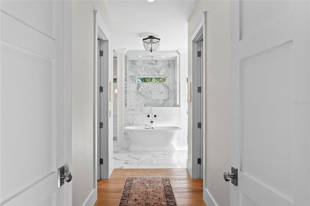 2402 W PARKLAND BOULEVARD, Tampa, FL 33609