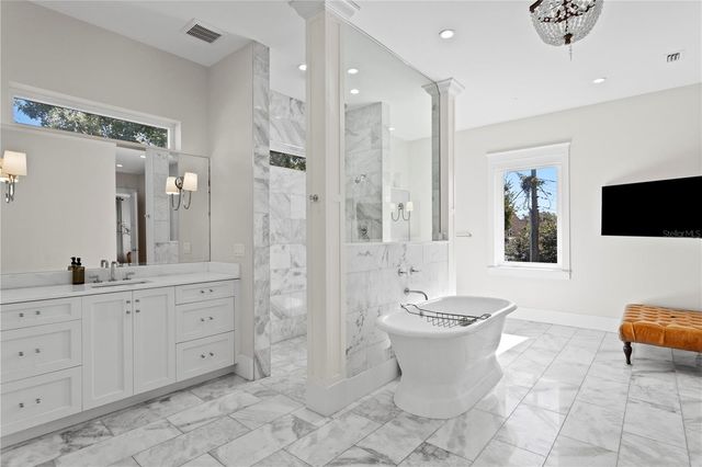 2402 W PARKLAND BOULEVARD, Tampa, FL 33609