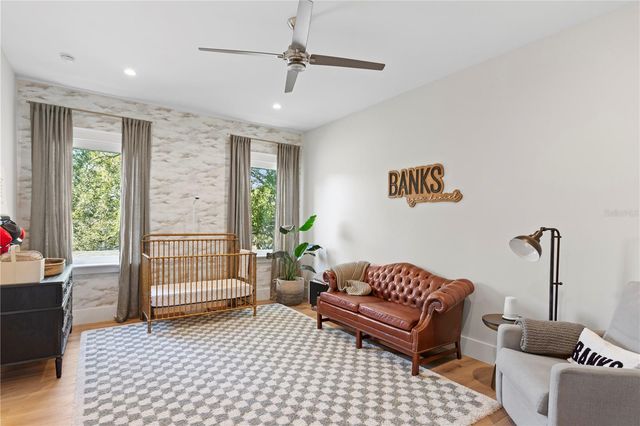 2402 W PARKLAND BOULEVARD, Tampa, FL 33609