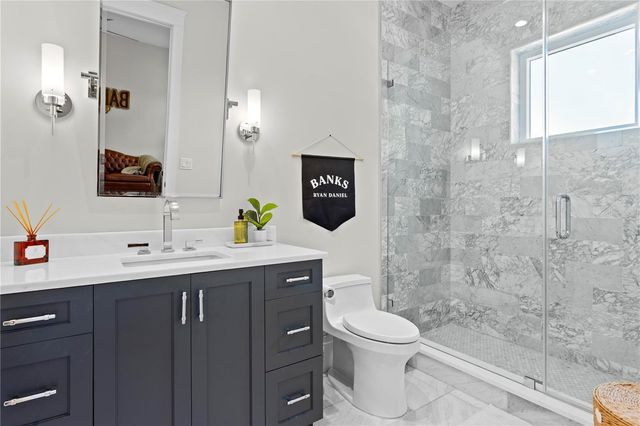 2402 W PARKLAND BOULEVARD, Tampa, FL 33609