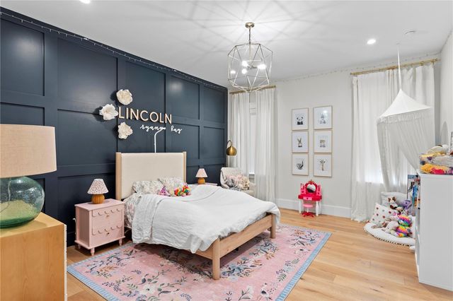 2402 W PARKLAND BOULEVARD, Tampa, FL 33609