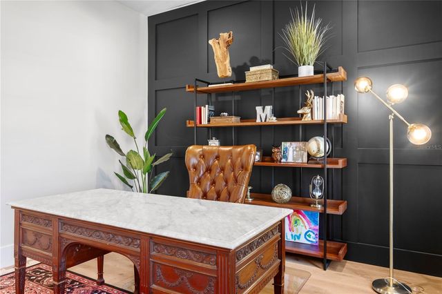 2402 W PARKLAND BOULEVARD, Tampa, FL 33609