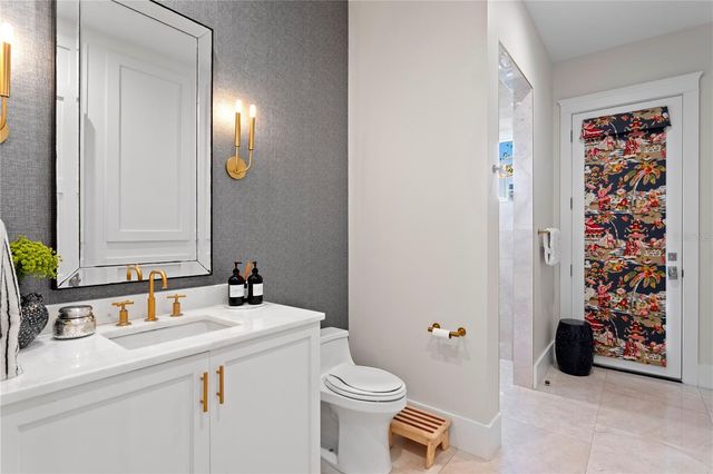 2402 W PARKLAND BOULEVARD, Tampa, FL 33609