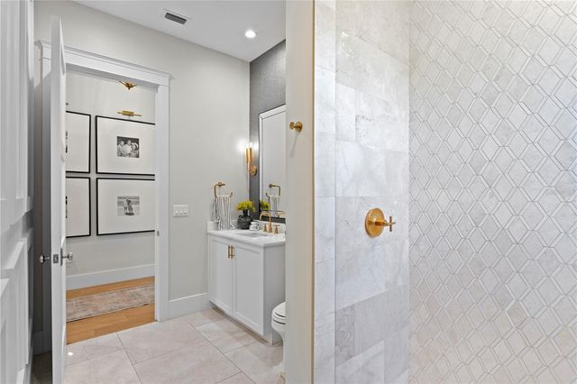 2402 W PARKLAND BOULEVARD, Tampa, FL 33609