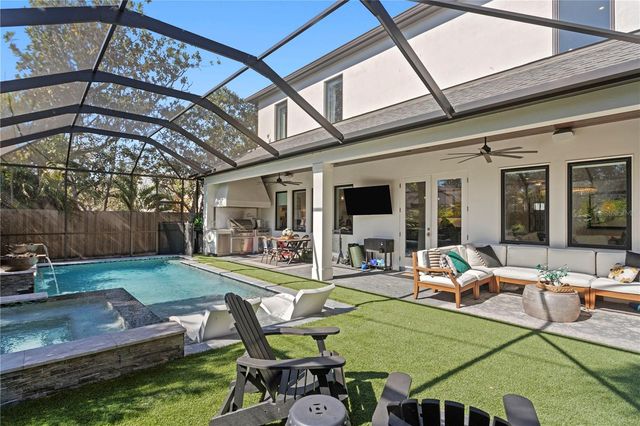 2402 W PARKLAND BOULEVARD, Tampa, FL 33609