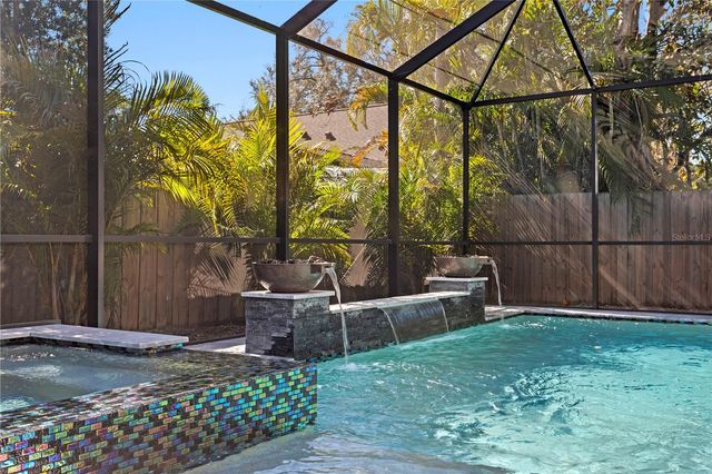 2402 W PARKLAND BOULEVARD, Tampa, FL 33609