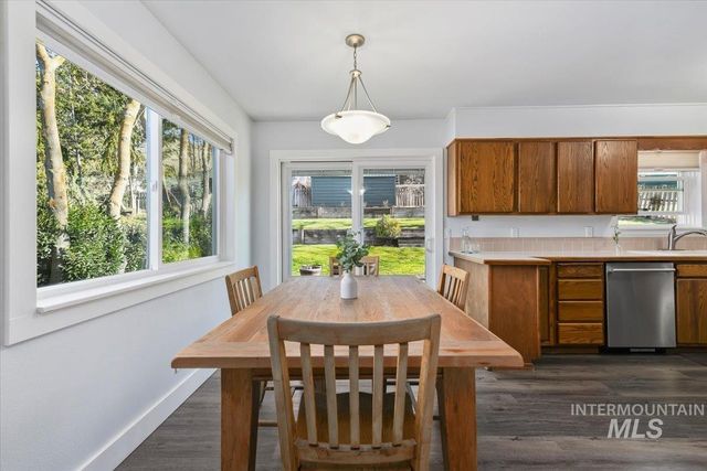 5320 W Hill Rd, Boise, ID 83703