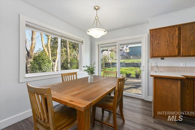 5320 W Hill Rd, Boise, ID 83703