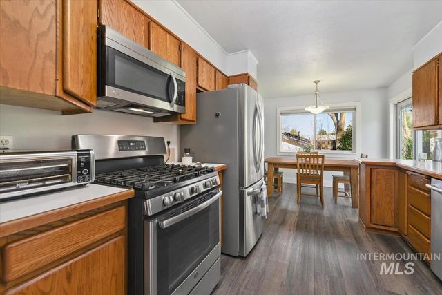 5320 W Hill Rd, Boise, ID 83703