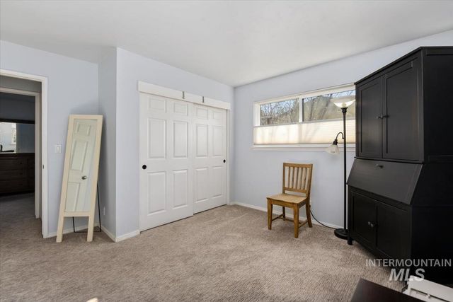 5320 W Hill Rd, Boise, ID 83703