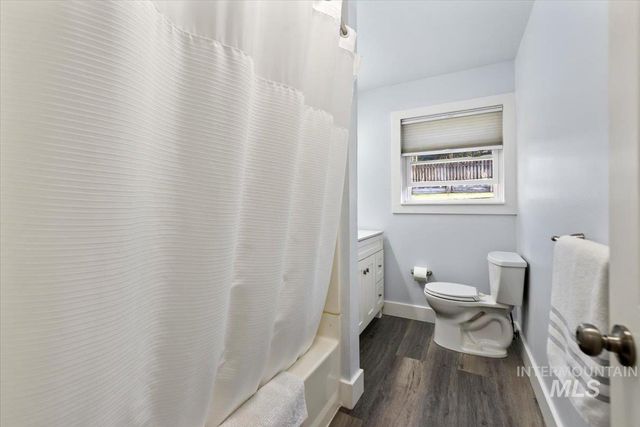 5320 W Hill Rd, Boise, ID 83703