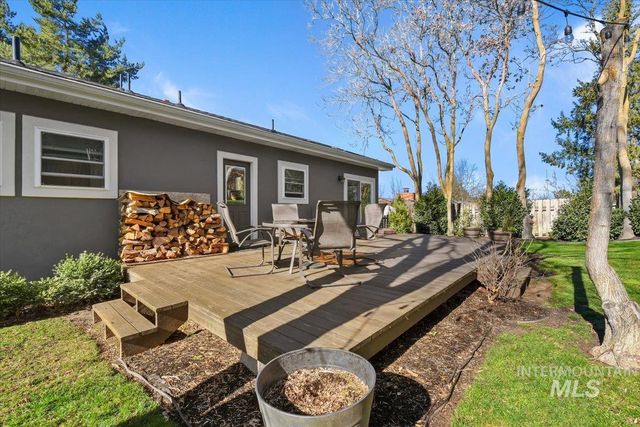 5320 W Hill Rd, Boise, ID 83703