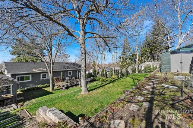 5320 W Hill Rd, Boise, ID 83703