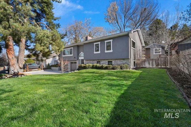 5320 W Hill Rd, Boise, ID 83703