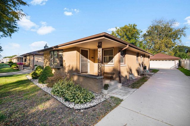 4758 S 22nd street STREET S, Milwaukee, WI 53221