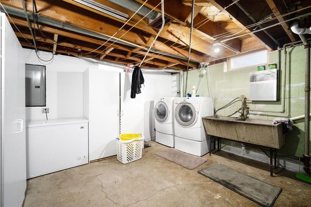 4758 S 22nd street STREET S, Milwaukee, WI 53221
