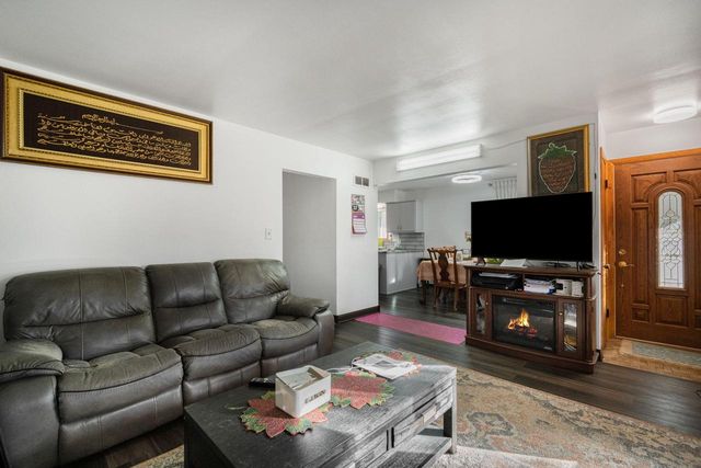 4758 S 22nd street STREET S, Milwaukee, WI 53221