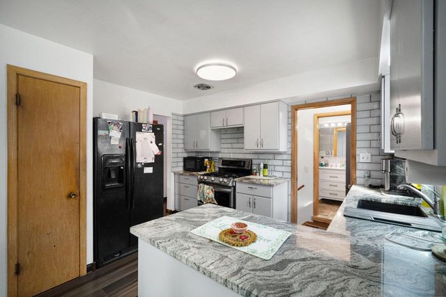 4758 S 22nd street STREET S, Milwaukee, WI 53221